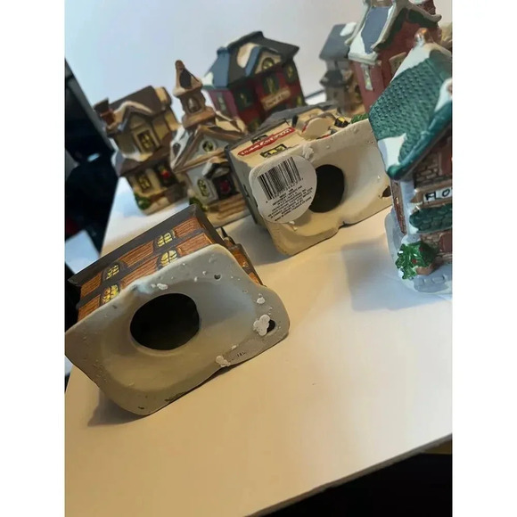 Greenbrier Intl. Lot of Twelve (12) Lighted Houses Stores, etc - Picture 8 of 12